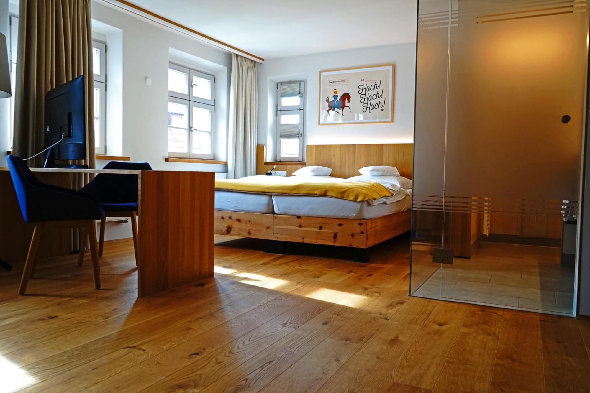 Hotel Zum Schwarzen Ross Und Gutmann Zur Post ฮิลโพลท์ชไตน์ ภายนอก รูปภาพ
