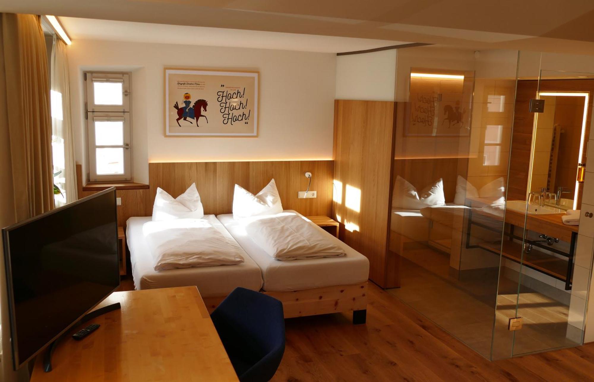 Hotel Zum Schwarzen Ross Und Gutmann Zur Post ฮิลโพลท์ชไตน์ ภายนอก รูปภาพ