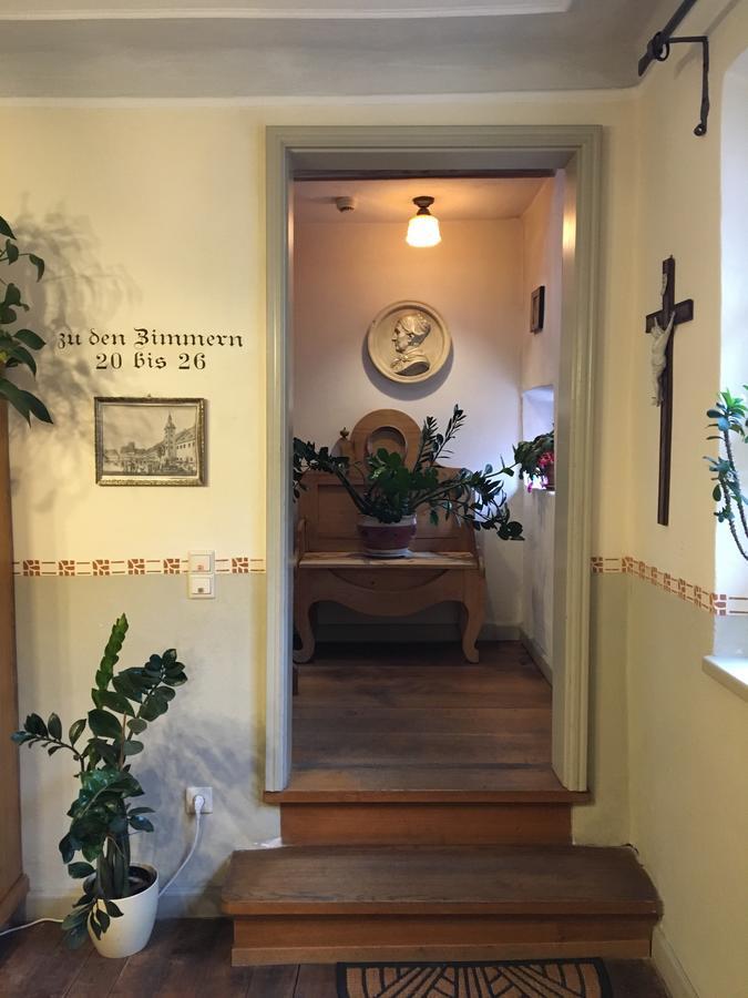 Hotel Zum Schwarzen Ross Und Gutmann Zur Post ฮิลโพลท์ชไตน์ ภายนอก รูปภาพ
