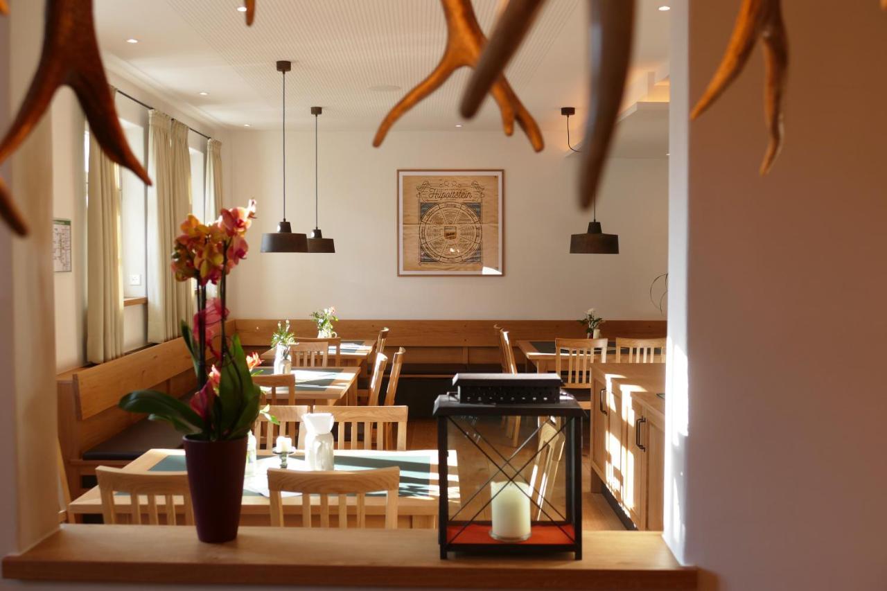 Hotel Zum Schwarzen Ross Und Gutmann Zur Post ฮิลโพลท์ชไตน์ ภายนอก รูปภาพ