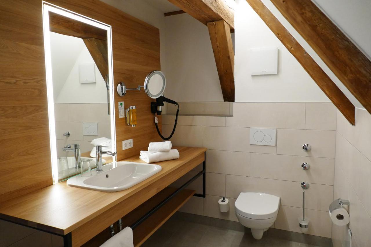 Hotel Zum Schwarzen Ross Und Gutmann Zur Post ฮิลโพลท์ชไตน์ ภายนอก รูปภาพ