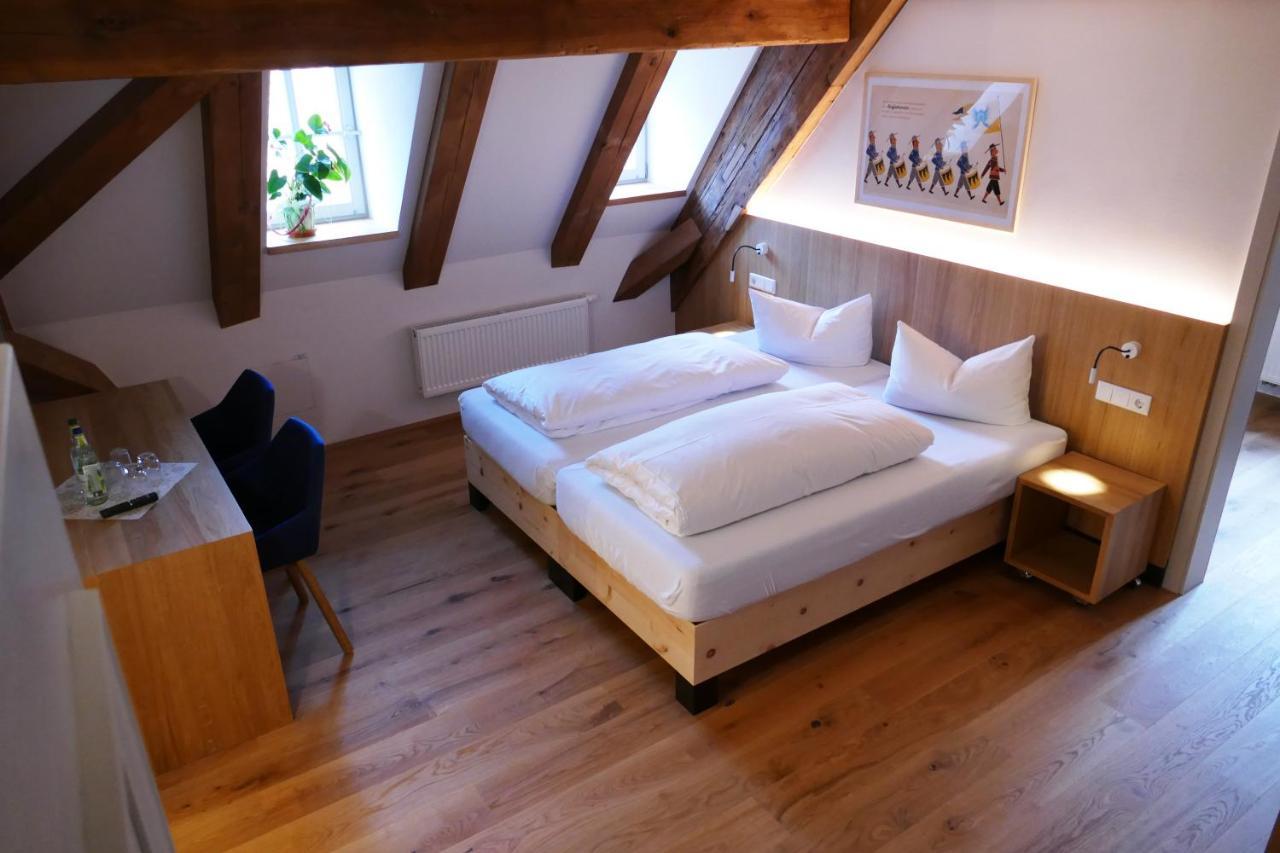Hotel Zum Schwarzen Ross Und Gutmann Zur Post ฮิลโพลท์ชไตน์ ภายนอก รูปภาพ